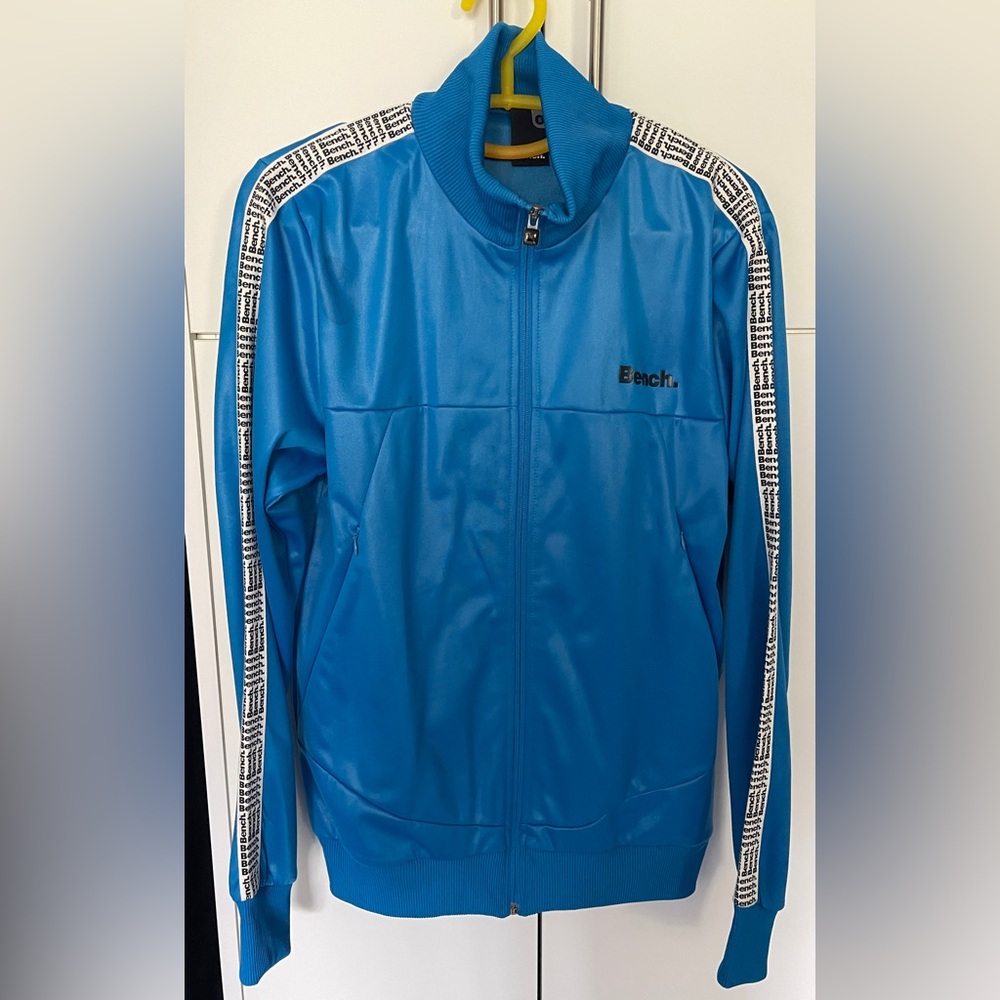 Men’s Blue Bench Softshell/Track Jacket/Sweater Lightweight Tech Zip-Up, Size S